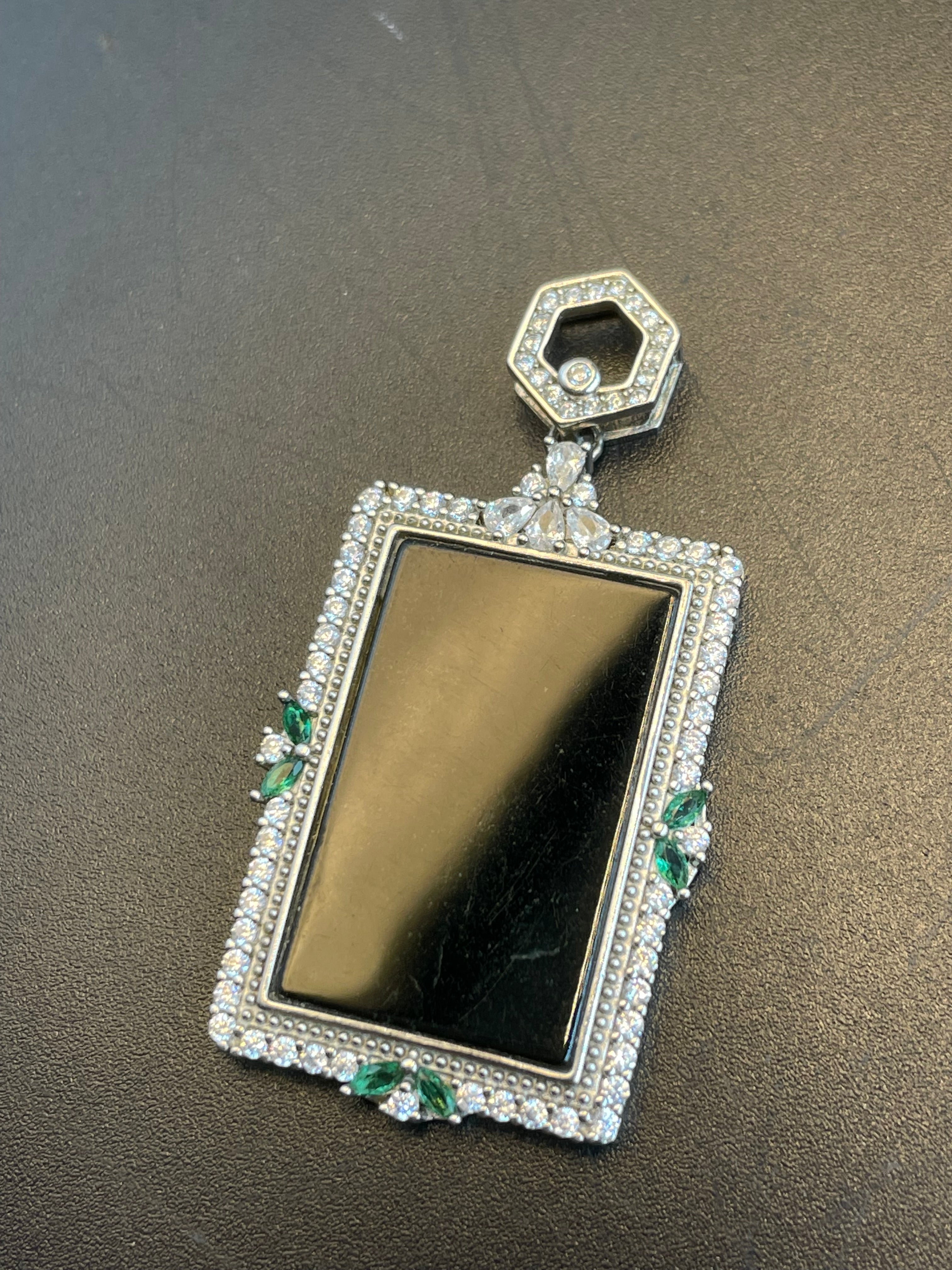 天然翡翠无事牌墨翠吊墜