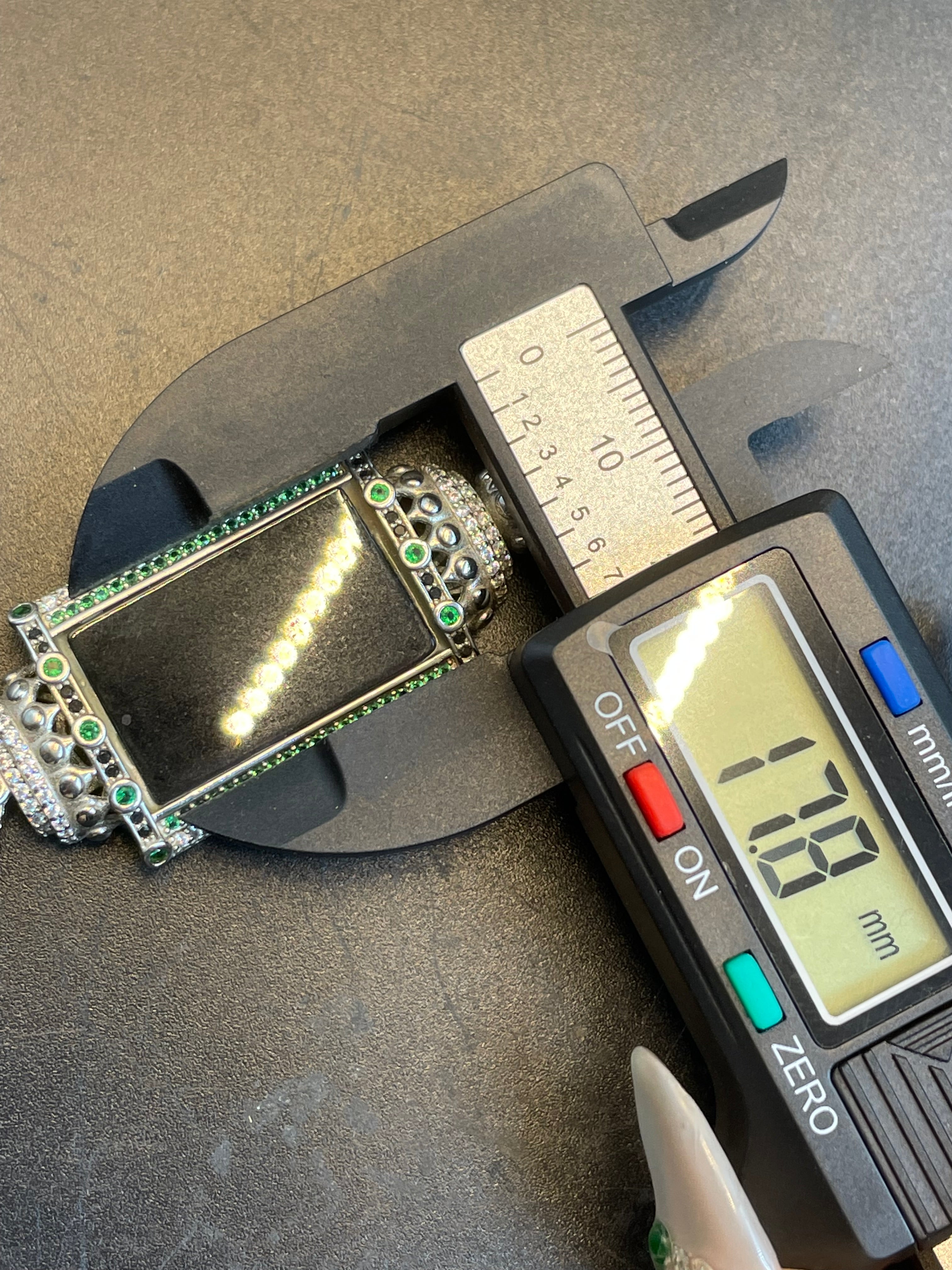 天然翡翠無事牌墨翠吊墜