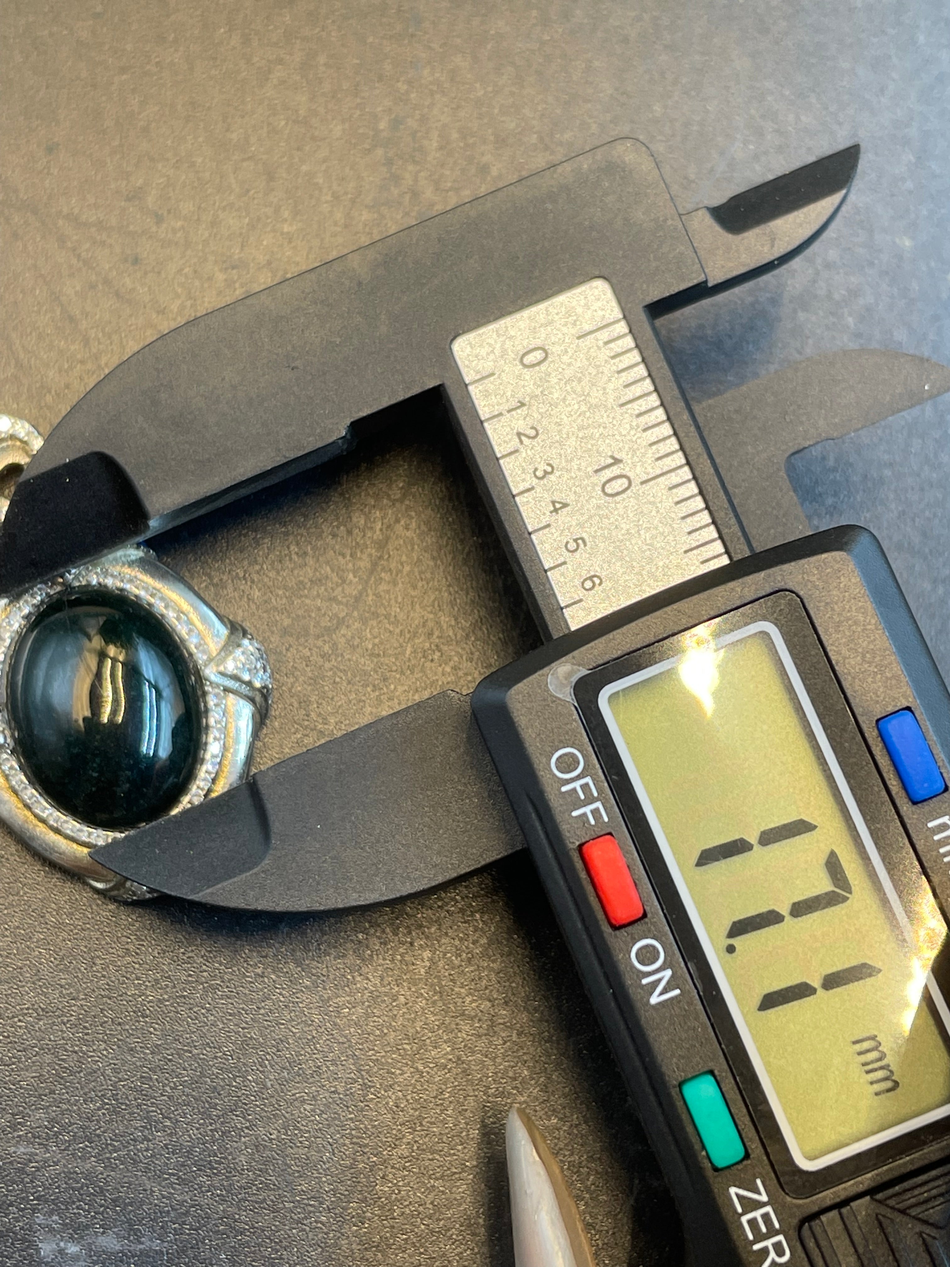 天然翡翠墨翠蛋面吊墜