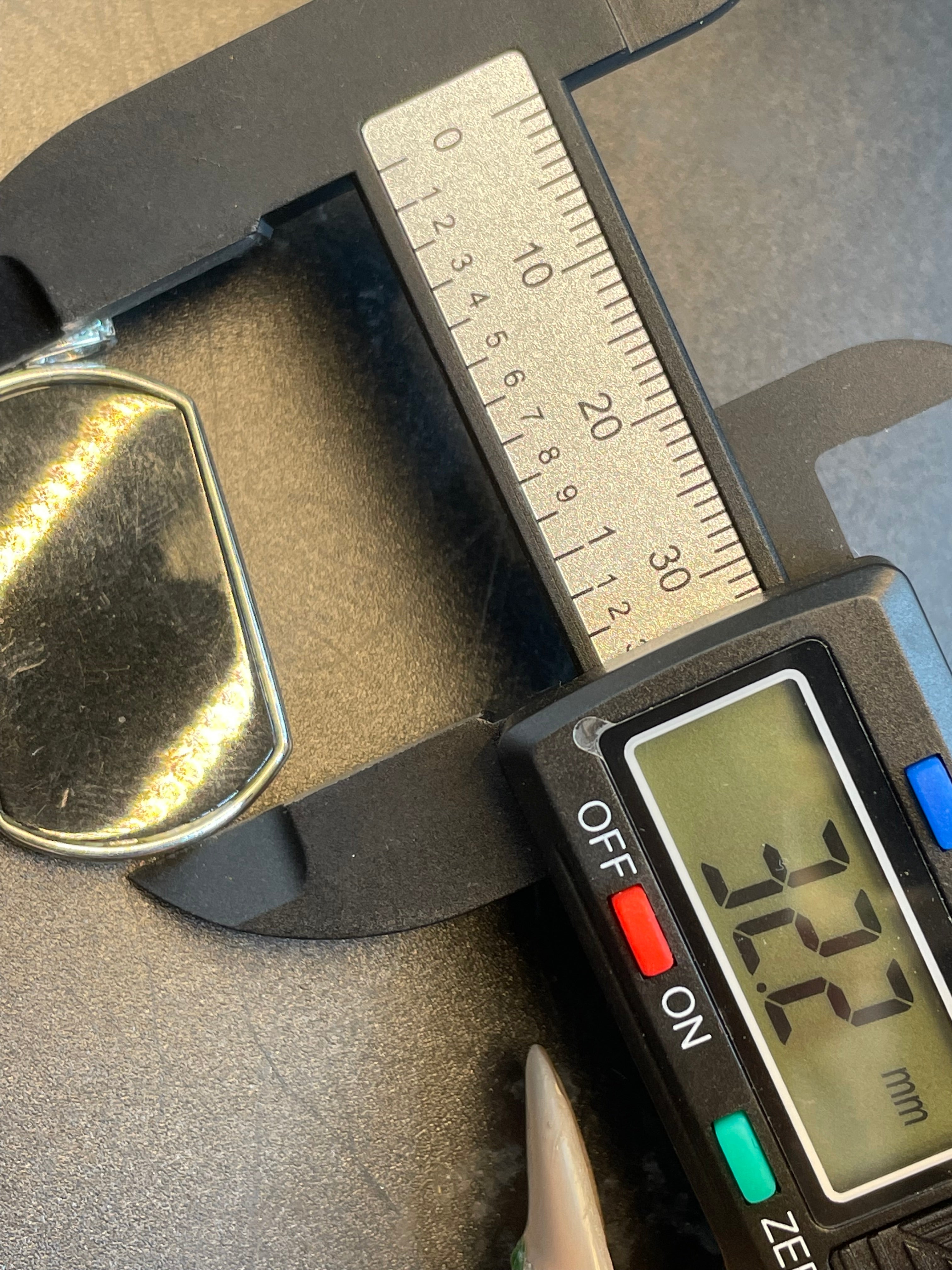 天然翡翠無事牌墨翠吊墜