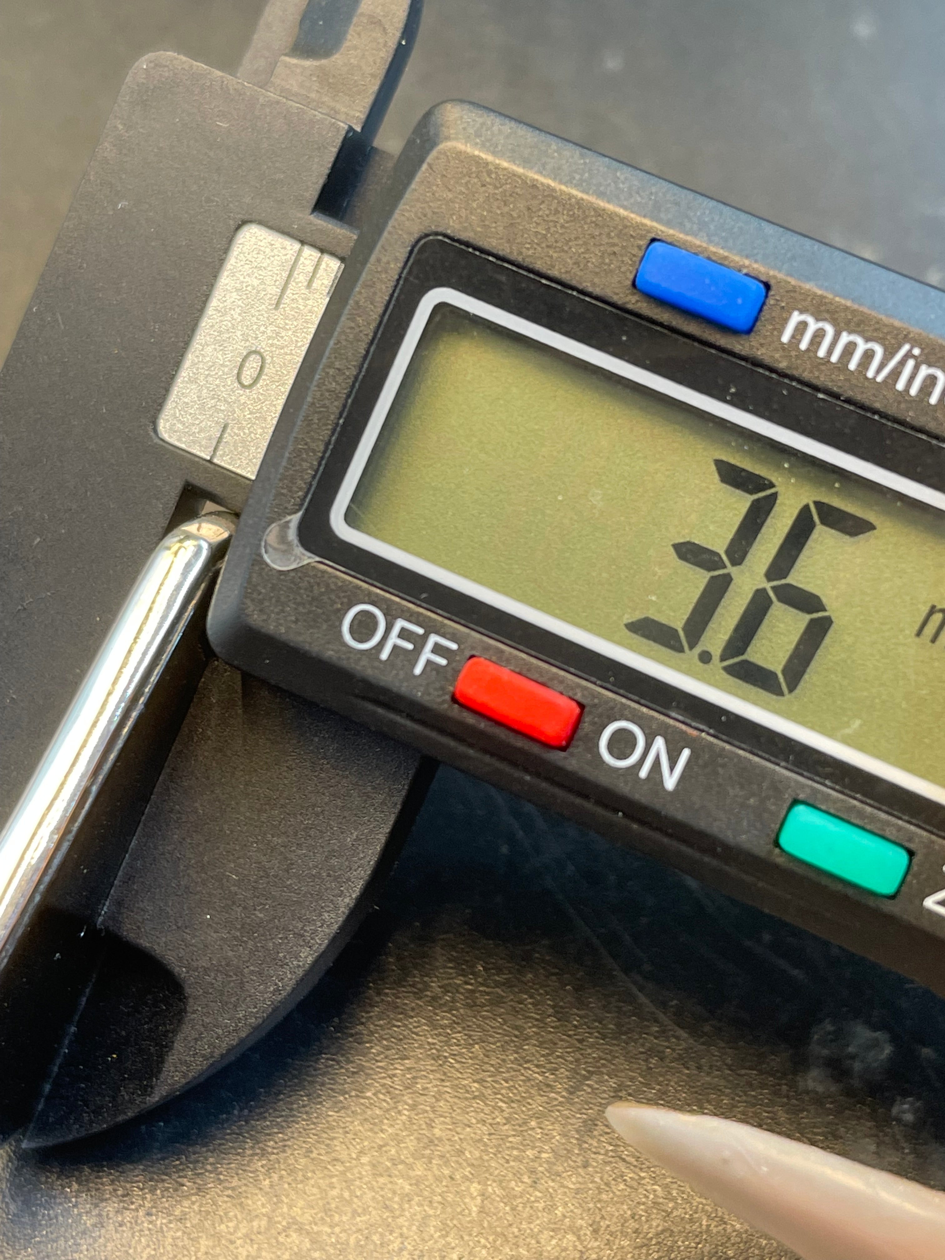 天然翡翠無事牌墨翠吊墜