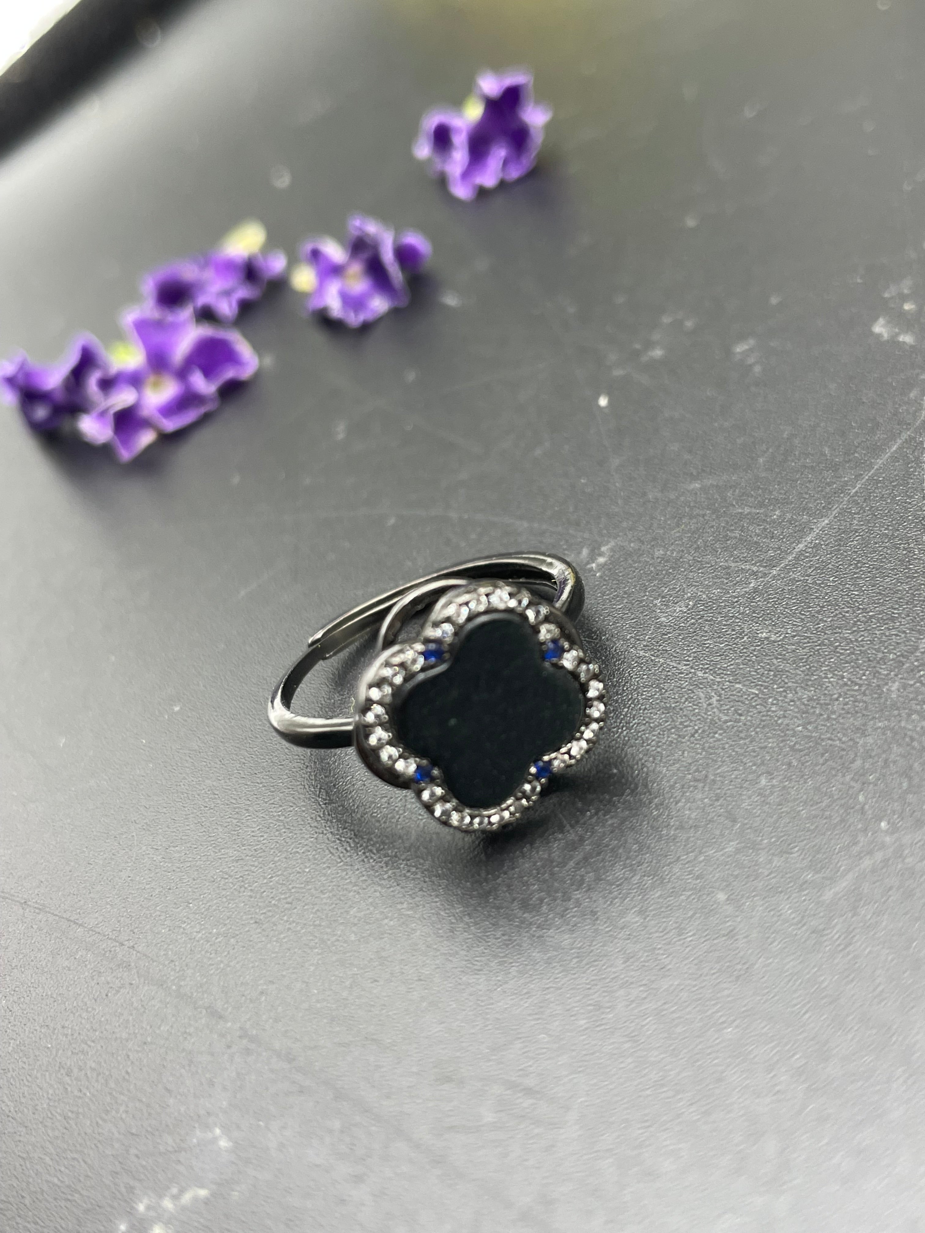 天然翡翠四葉草墨翠戒指