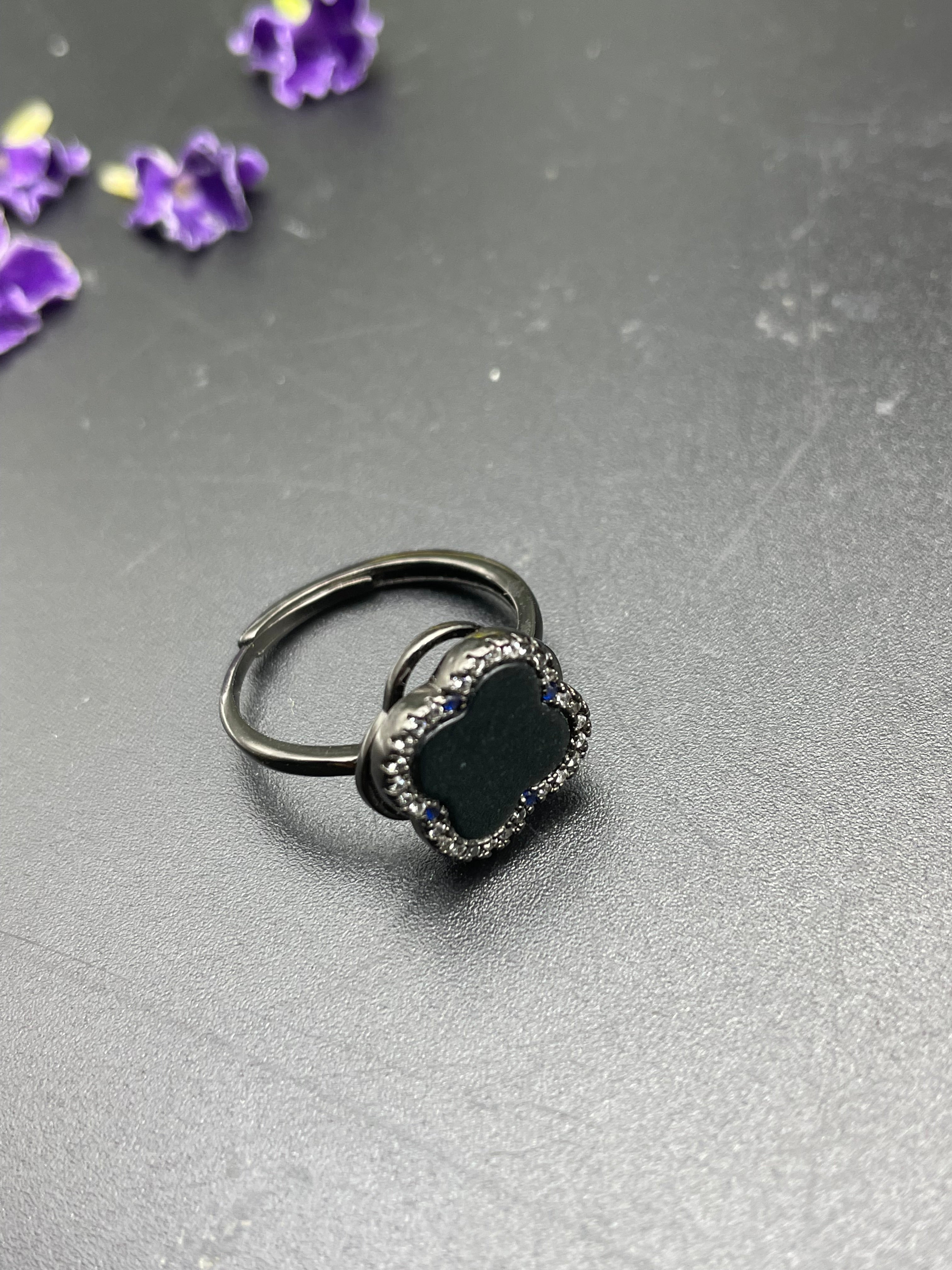 天然翡翠四葉草墨翠戒指