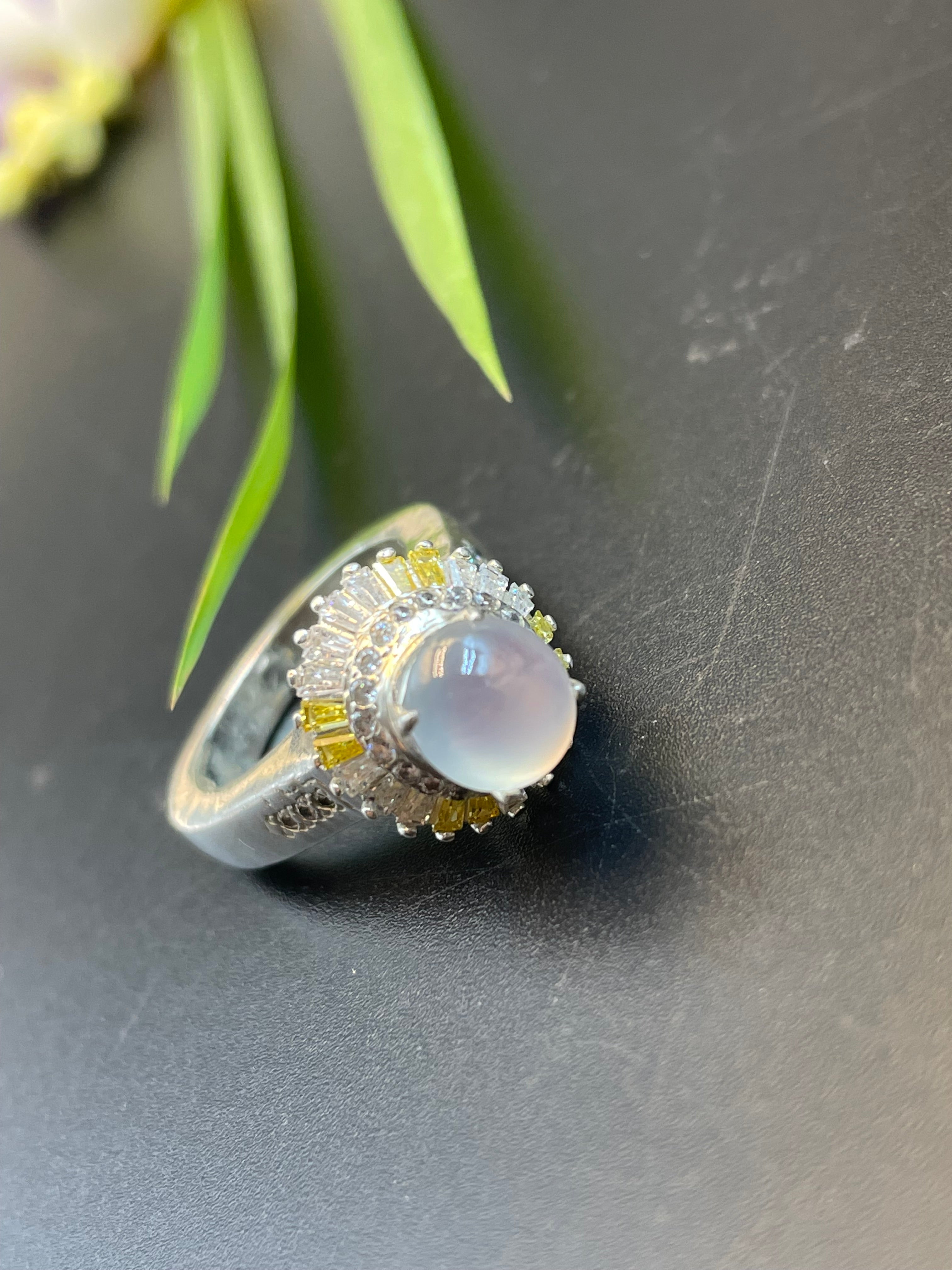 緬甸天然翡翠高冰蛋麵戒指