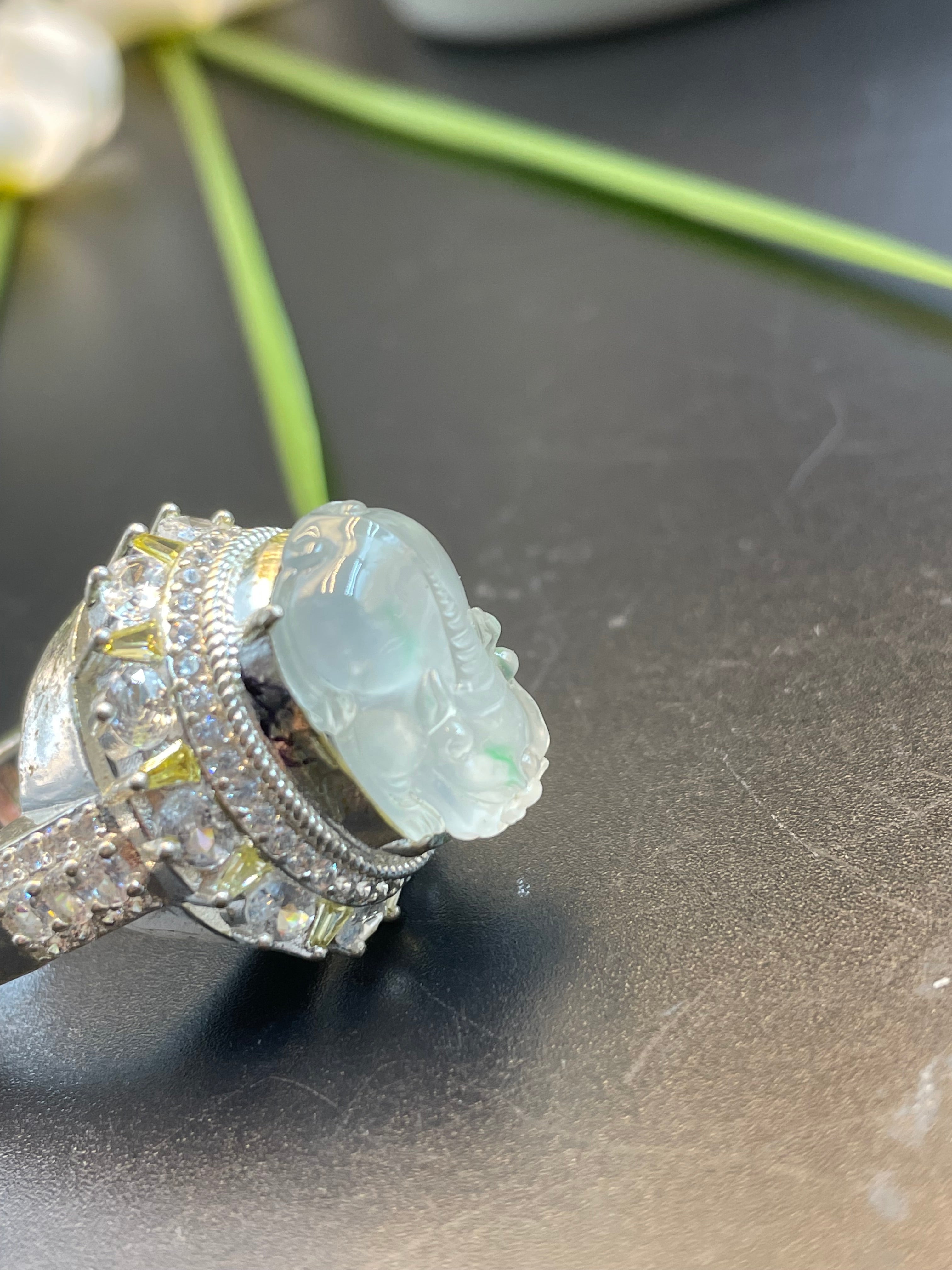 緬甸天然翡翠飄花貔貅蛋面戒指