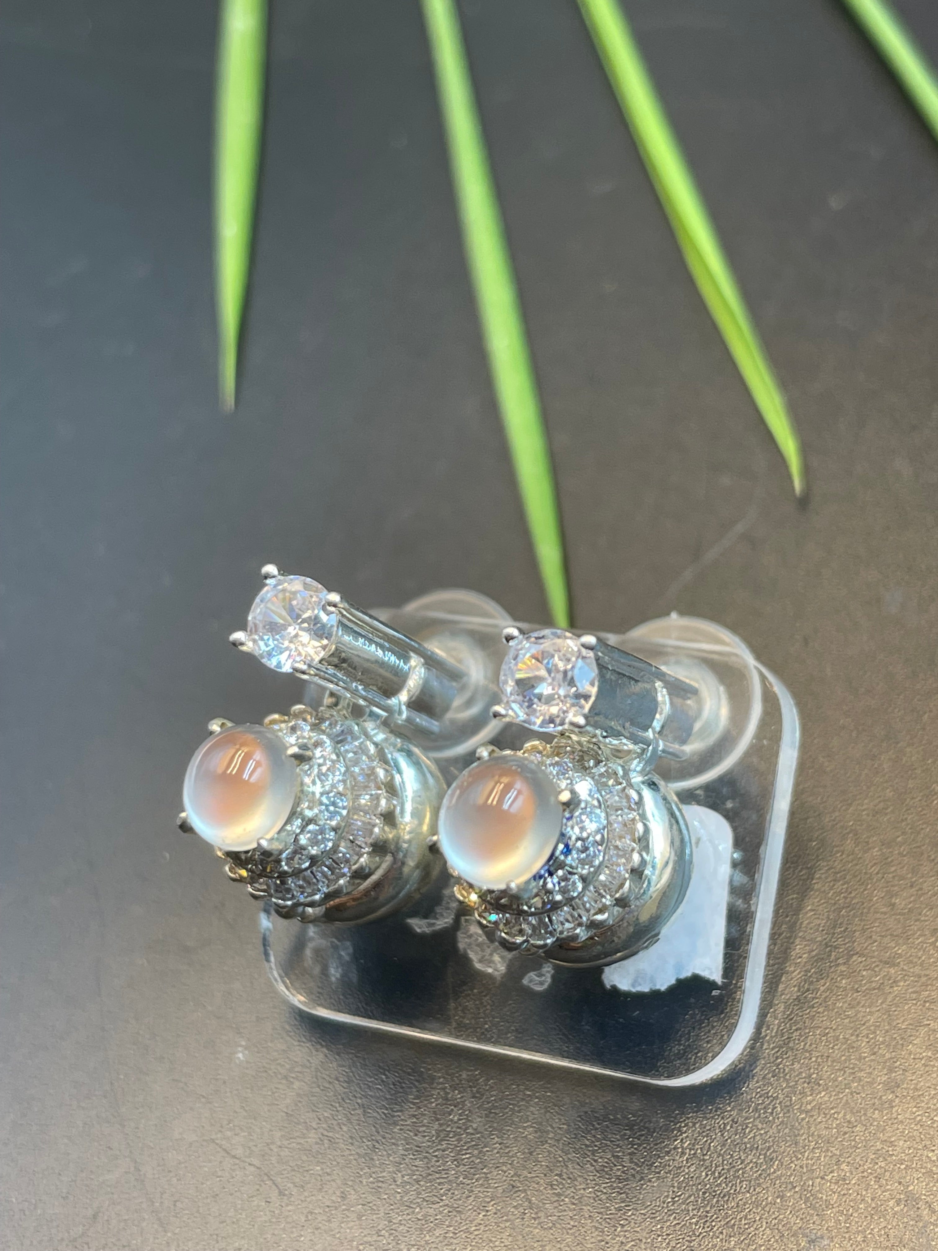 緬甸天然翡翠高冰蛋面耳環
