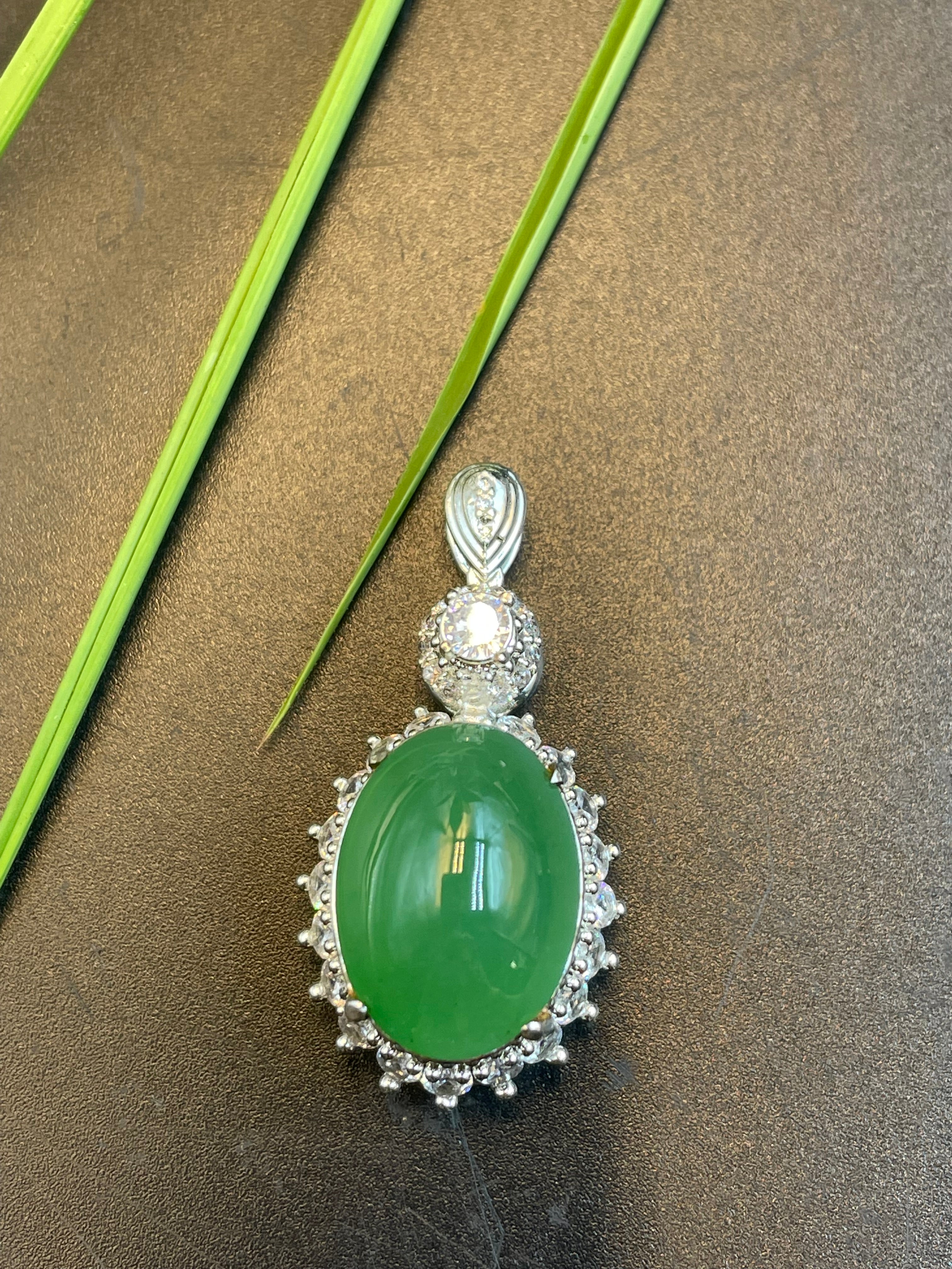 緬甸天然翡翠蛋面吊墜