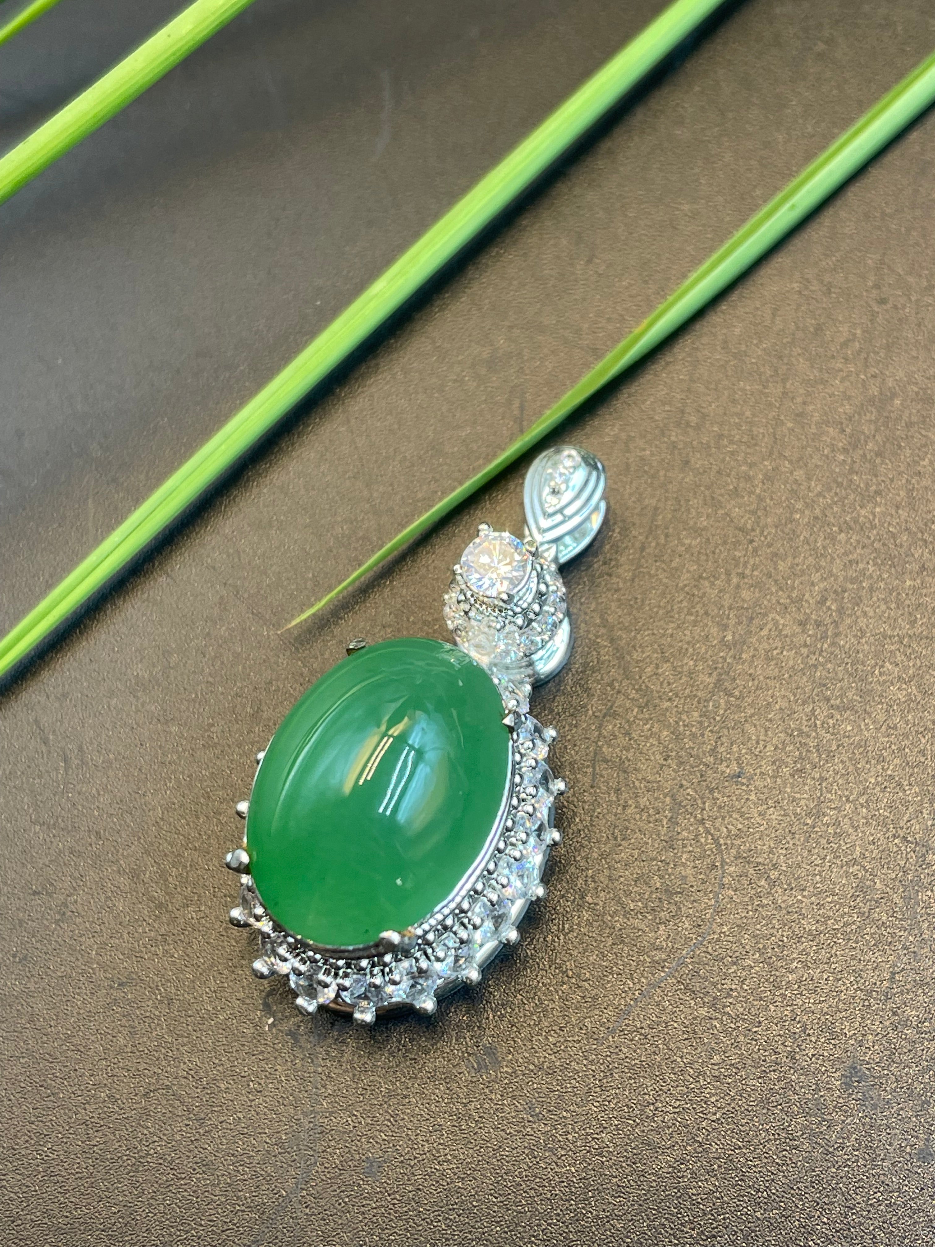 緬甸天然翡翠蛋面吊墜