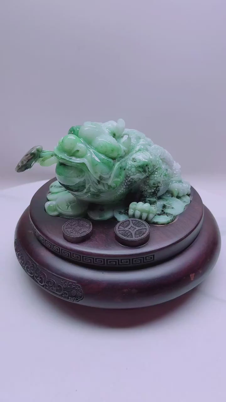 緬甸天然翡翠玉石精雕三足金蟾擺件