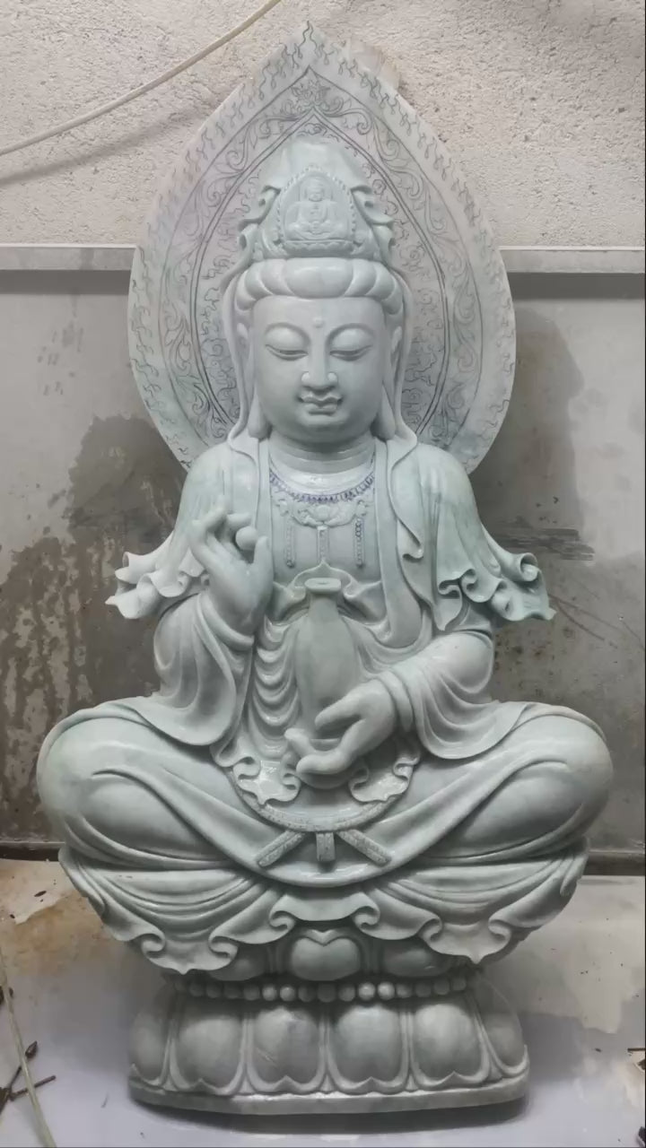 老種精雕翡翠觀音擺件