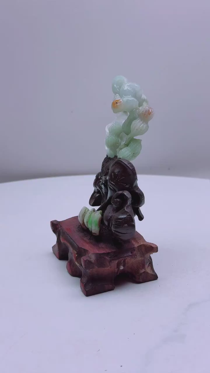 緬甸天然翡翠玉石精雕鬆鼠納財擺件